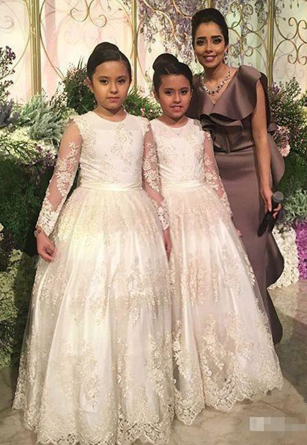 Ivory Long Sleeves Flower Girls Dresses Appliques Tulle Jewel Neck A-line Kids Formal Dresses